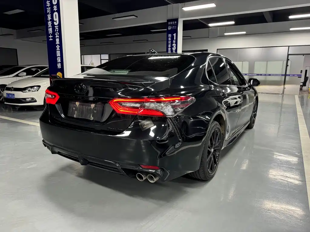 Toyota Camry — миниатюра 10