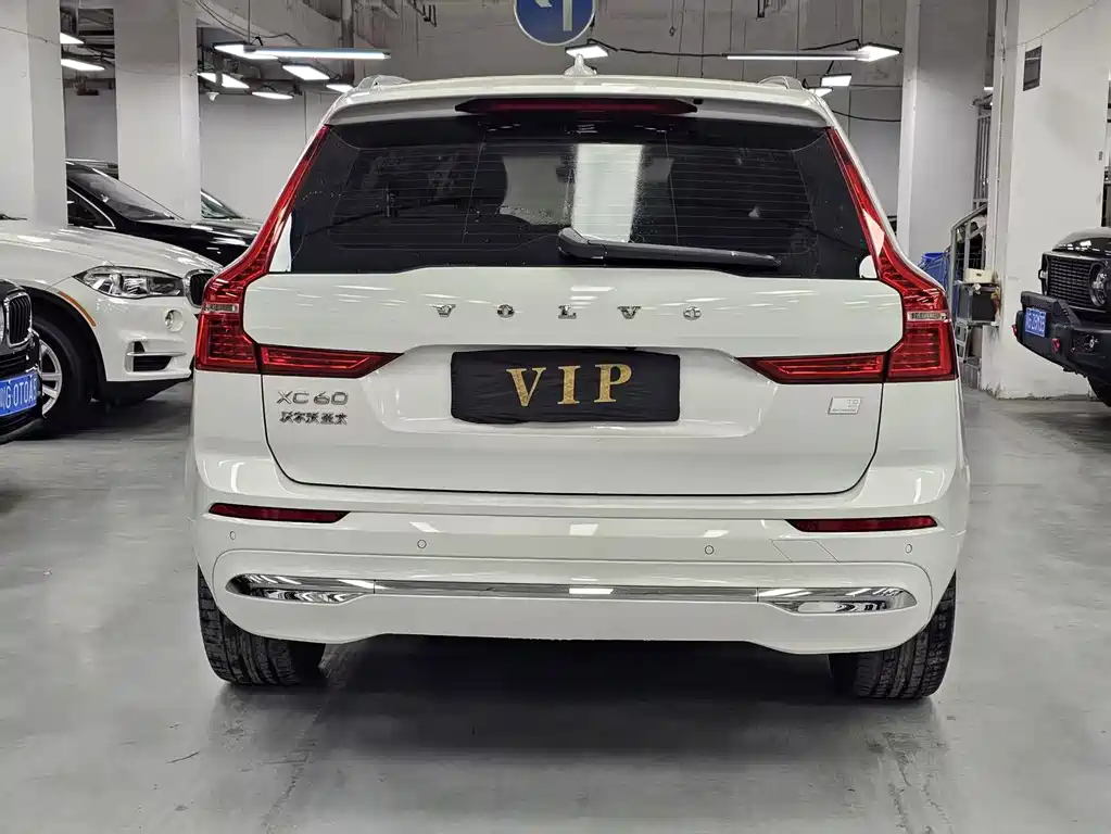 Volvo XC60 2022 T8 Luxury