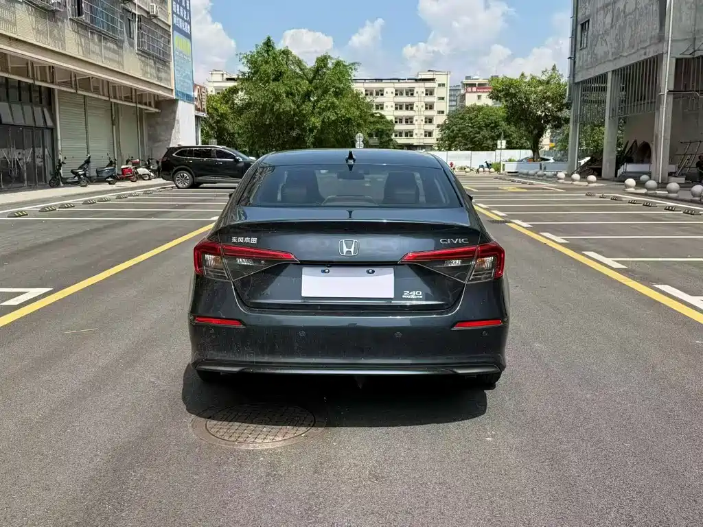 Honda Civic — миниатюра 8