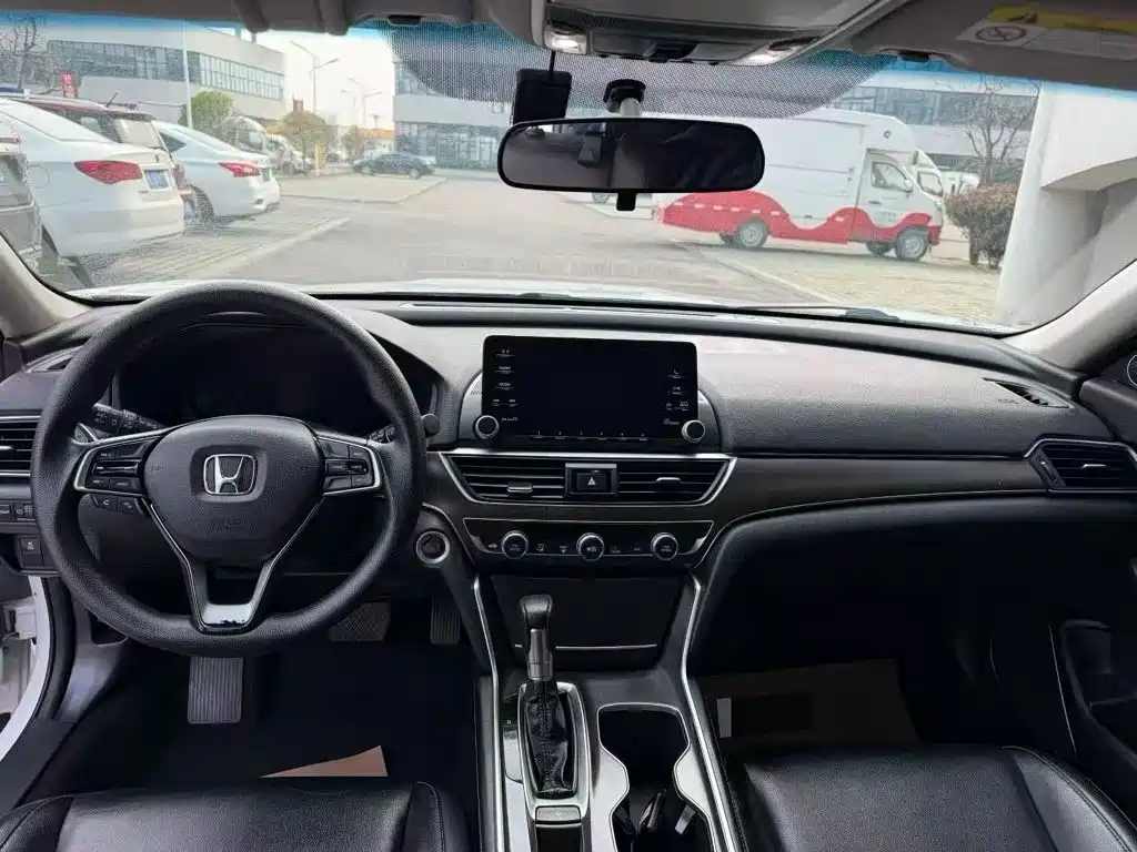 Honda Accord — миниатюра 9