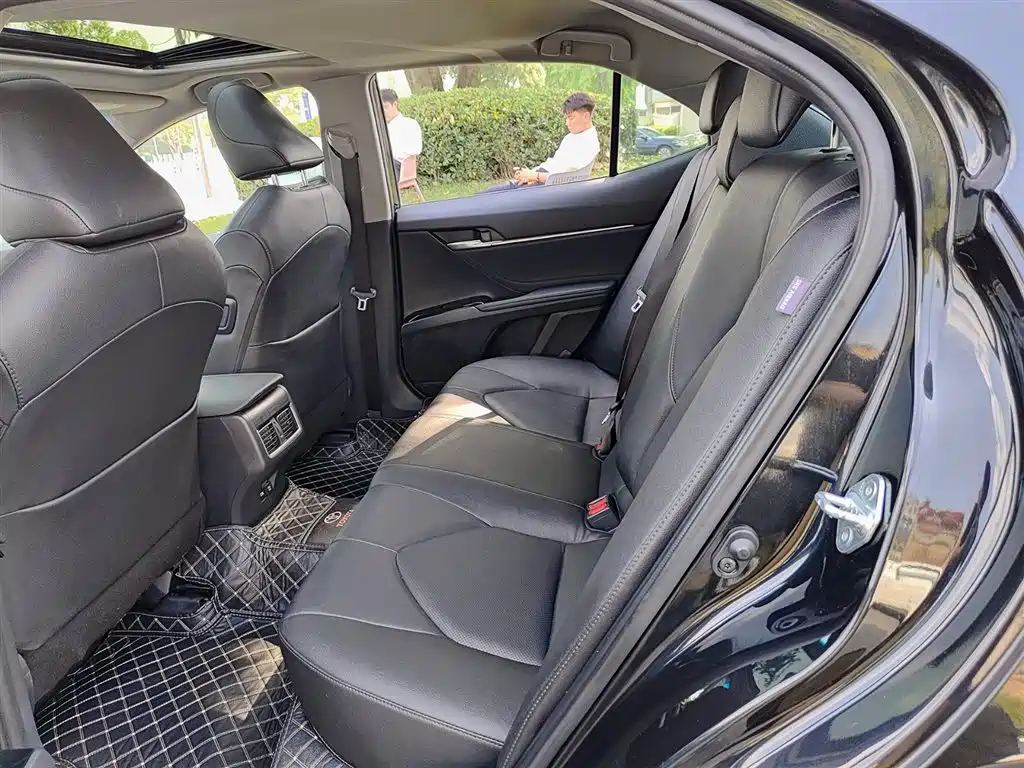Toyota Camry 2021 2.0G Luxury