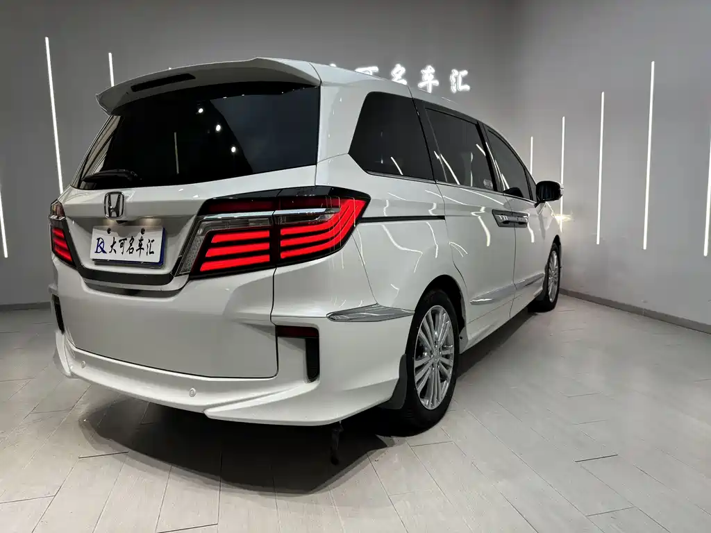 Honda Elysion 2016 2.4L