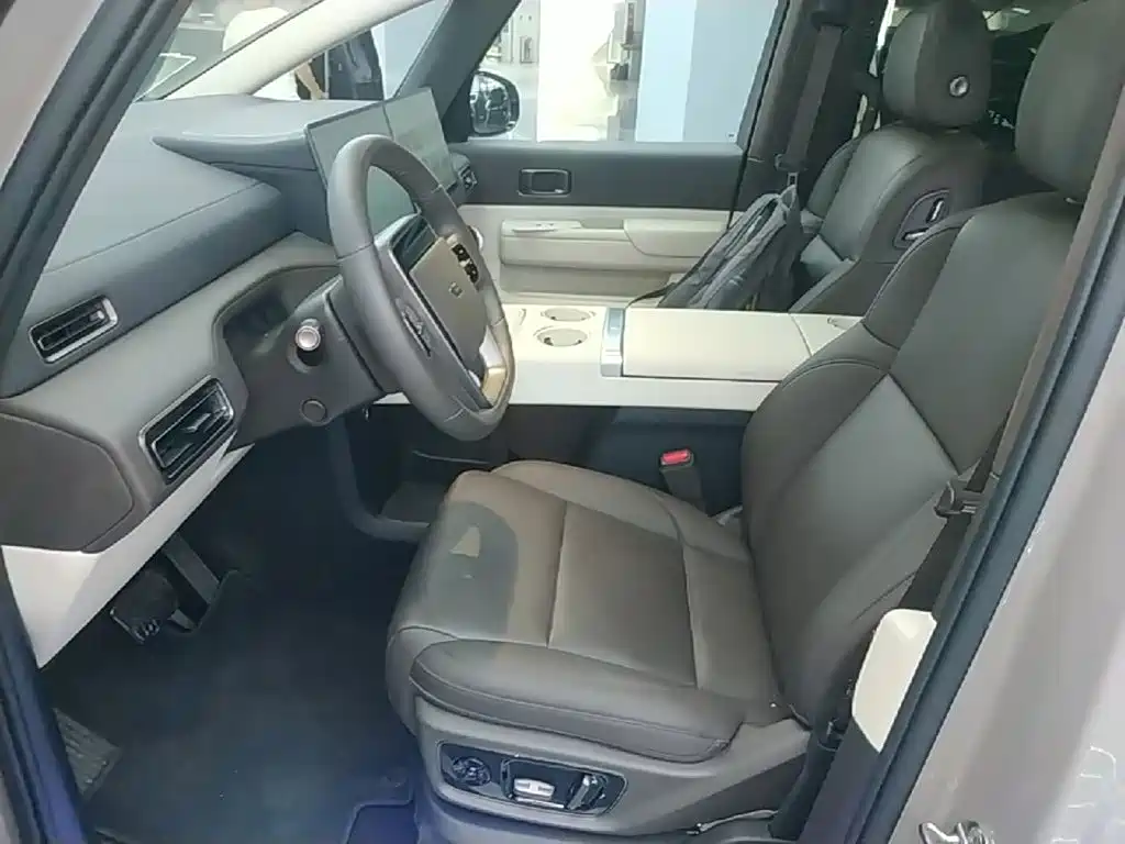 Li Auto Li MEGA — миниатюра 15