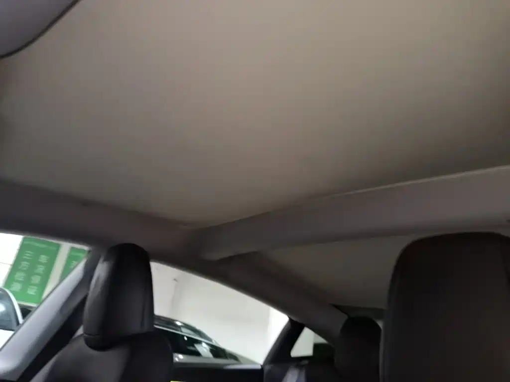 Tesla Model 3 — миниатюра 18