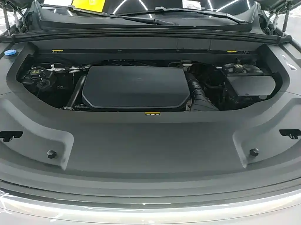 Li Auto Li L8 — миниатюра 20