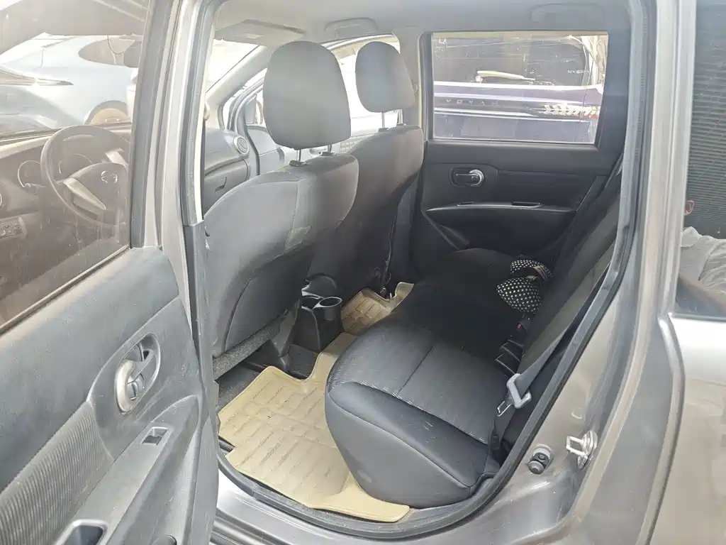 Nissan Livina — миниатюра 9