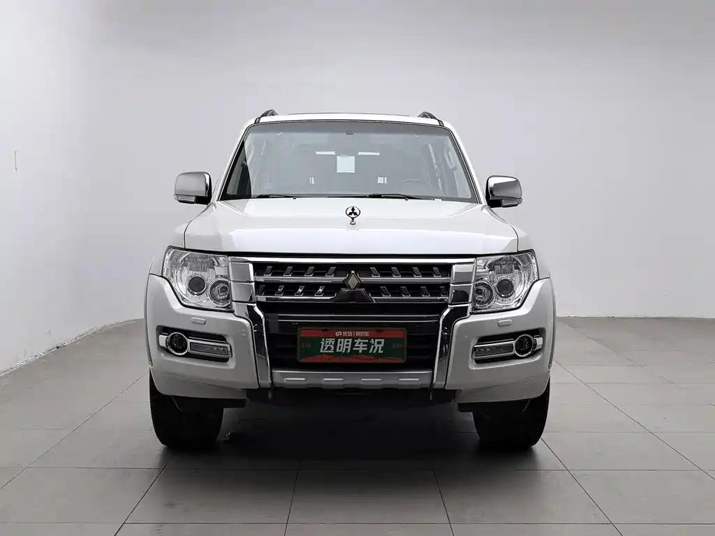 Mitsubishi Pajero (Import) — миниатюра 2