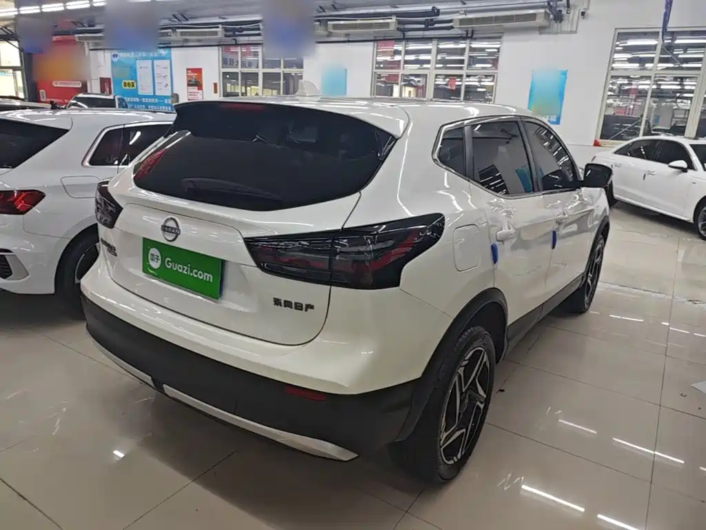Nissan Qashqai — миниатюра 7
