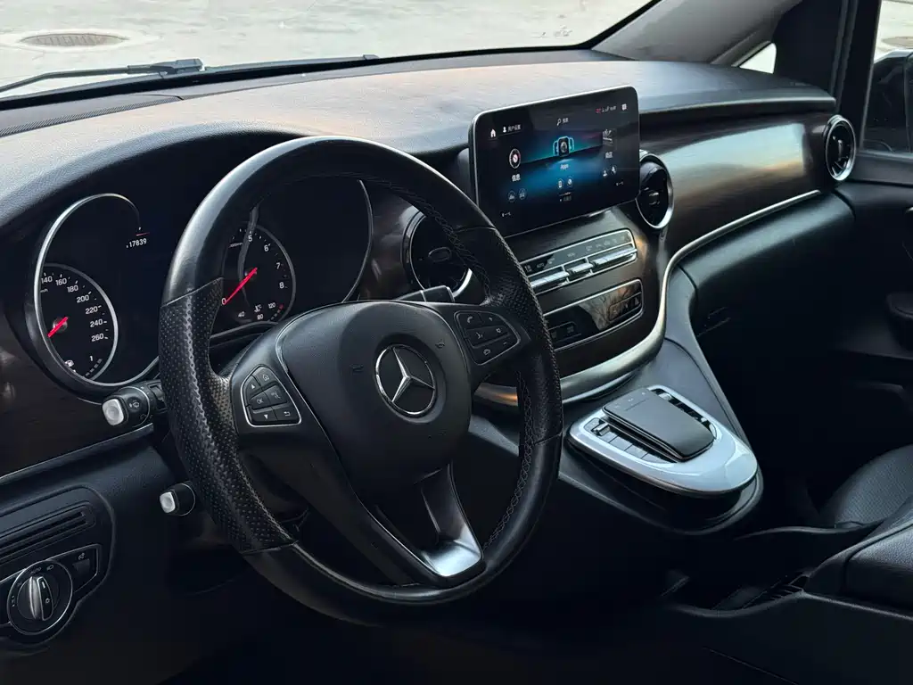 MERCEDES-BENZ V CLASS