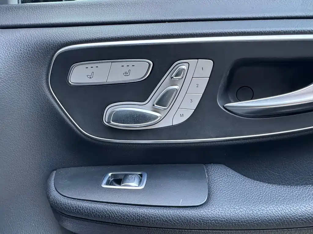 MERCEDES-BENZ V CLASS