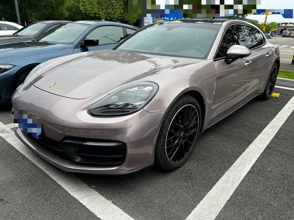 Porsche Panamera 2021