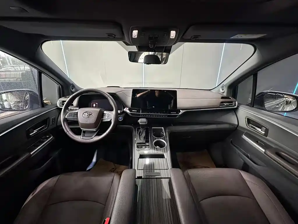 Toyota Sienna 2021 2.5L