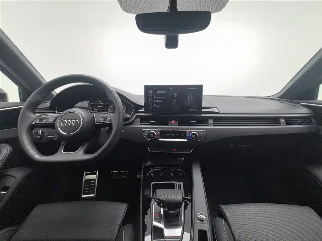 Audi A4L 2024 40 TFSI Luxury