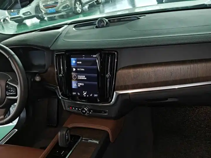 Volvo V90 2022 Cross Country B5 AWD
