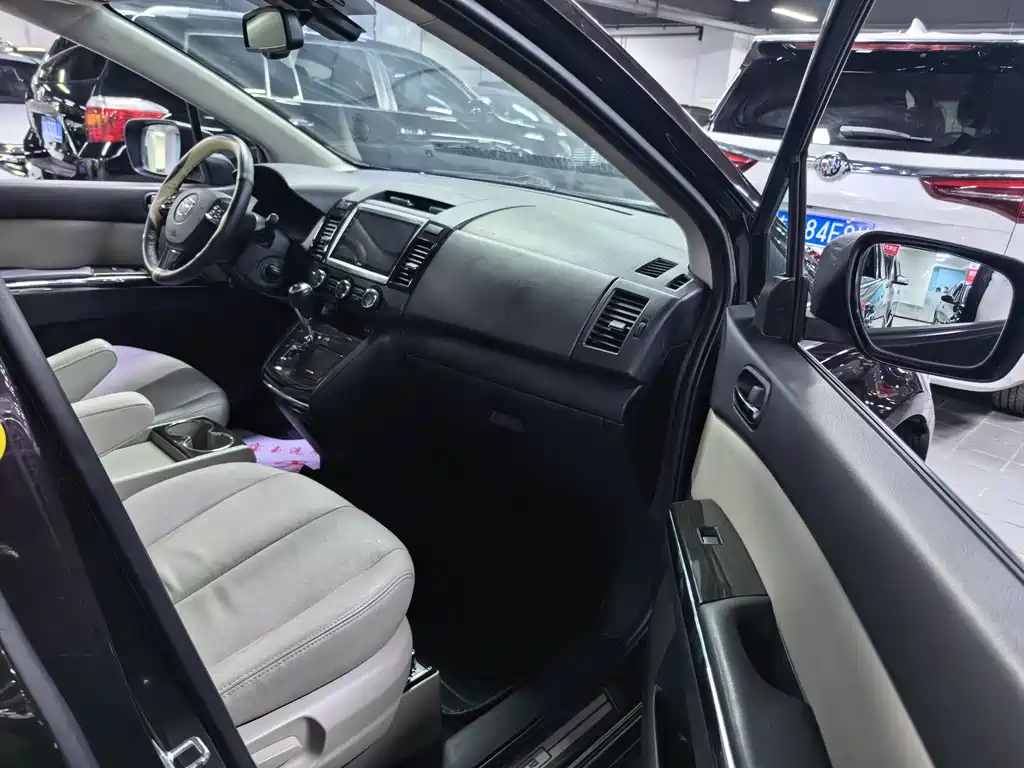 Mazda 8 2015 2.5L