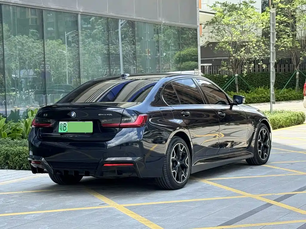 BMW i3 2023 eDrive 40 L Sport
