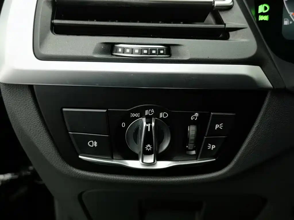 BMW X3 — миниатюра 21
