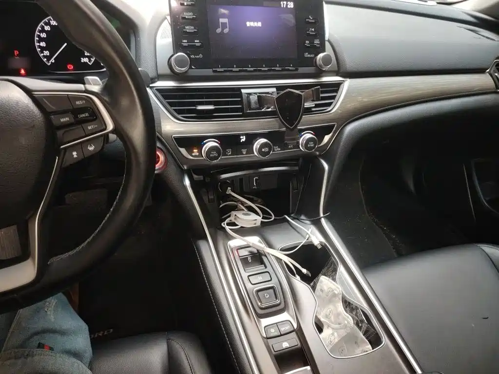 Honda Accord — миниатюра 6