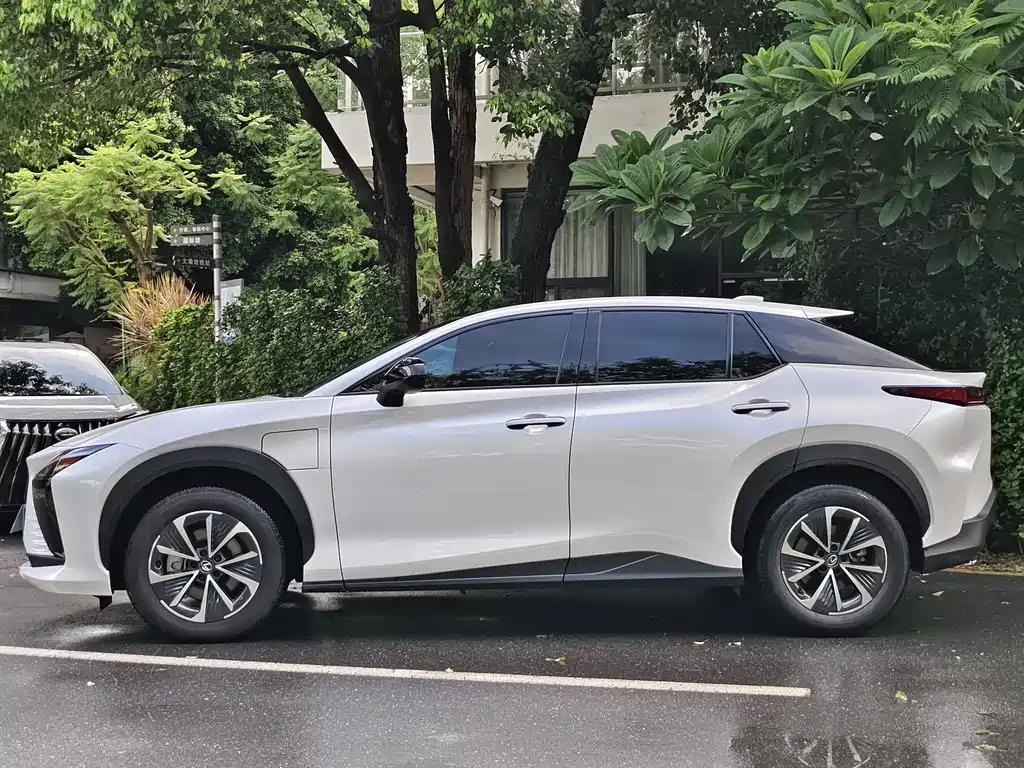 Lexus RZ — миниатюра 4