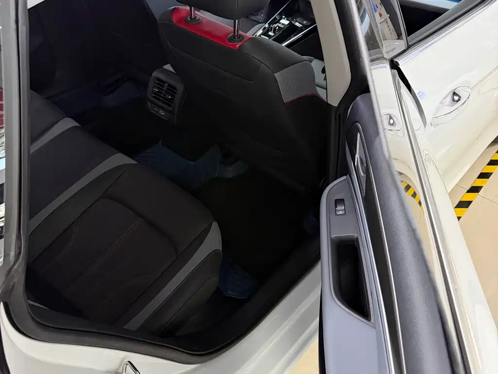 Volkswagen Lamando — миниатюра 14