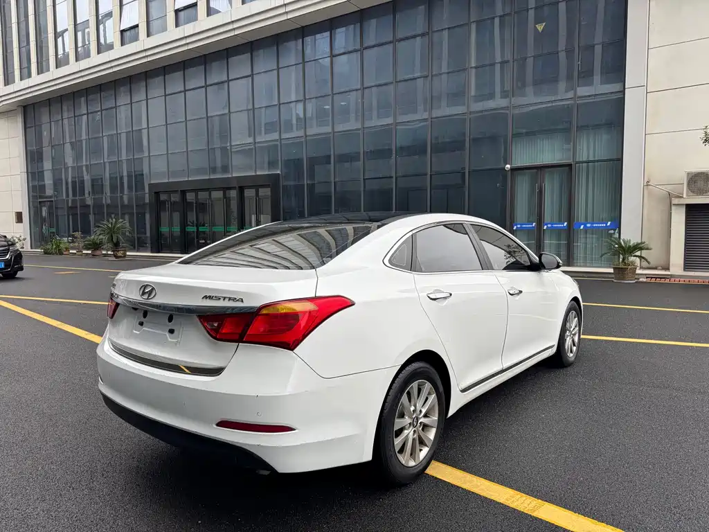 Hyundai Mistra — миниатюра 6