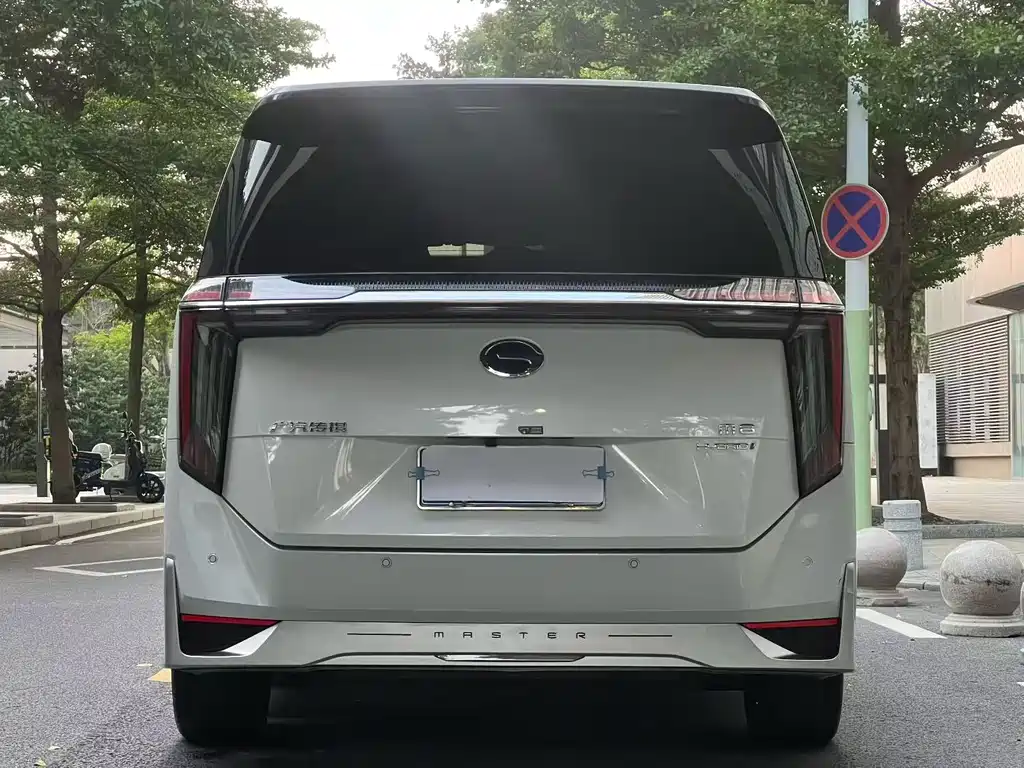 GAC M8