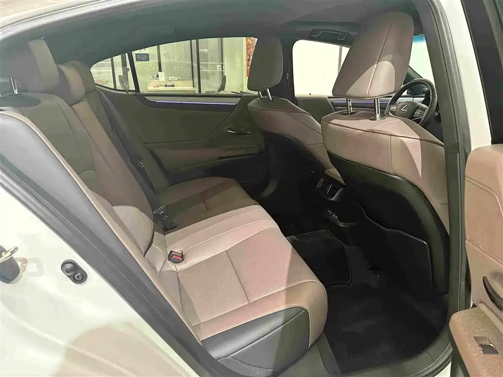 Lexus ES — миниатюра 17
