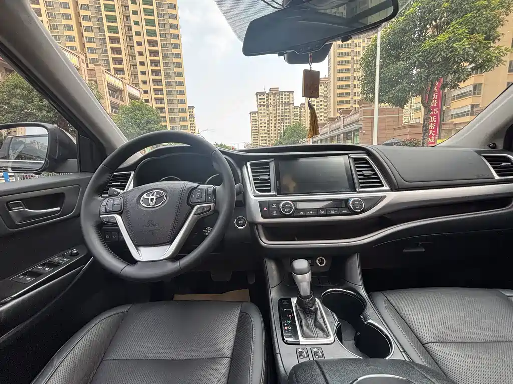Toyota Highlander — миниатюра 8