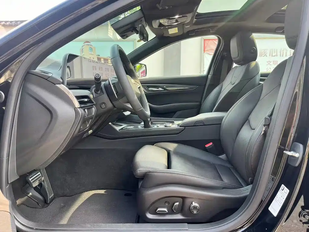 Cadillac CT5 — миниатюра 4