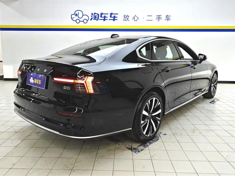 Volvo S90 2026 B5 Luxury