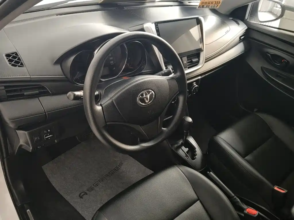 TOYOTA YARIS L TO ENJOY