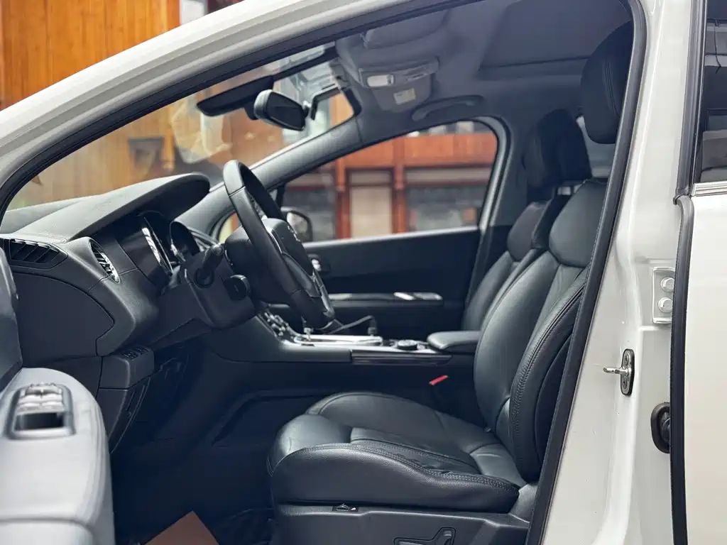Peugeot 3008 — миниатюра 11