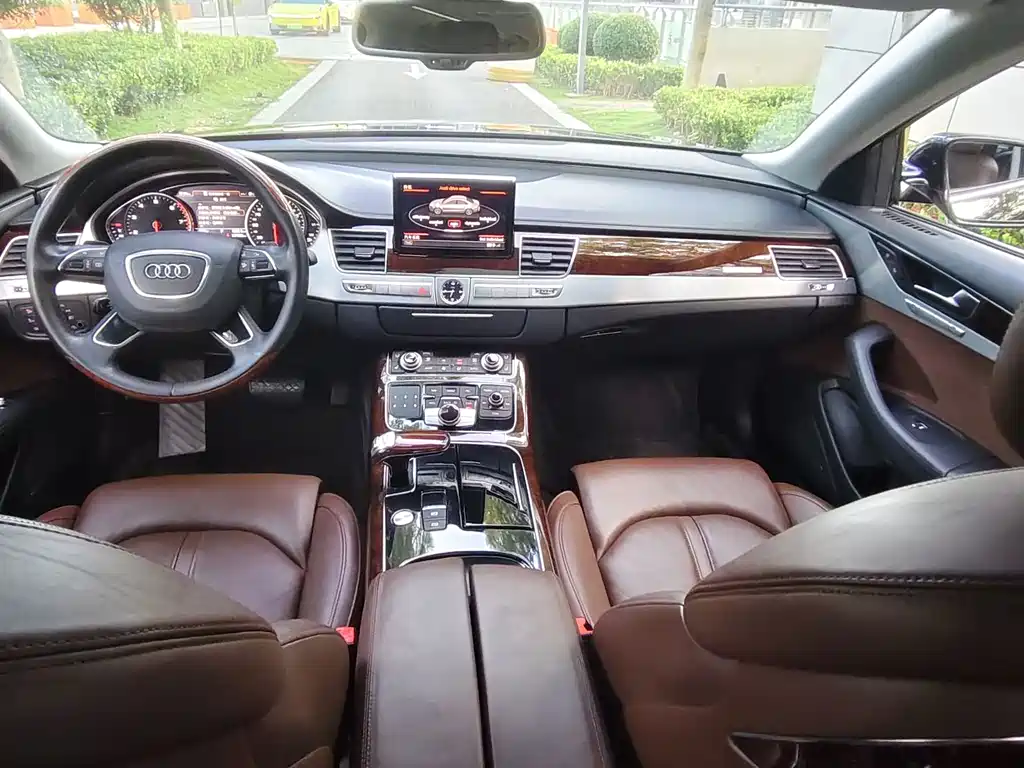 Audi A8 — миниатюра 4