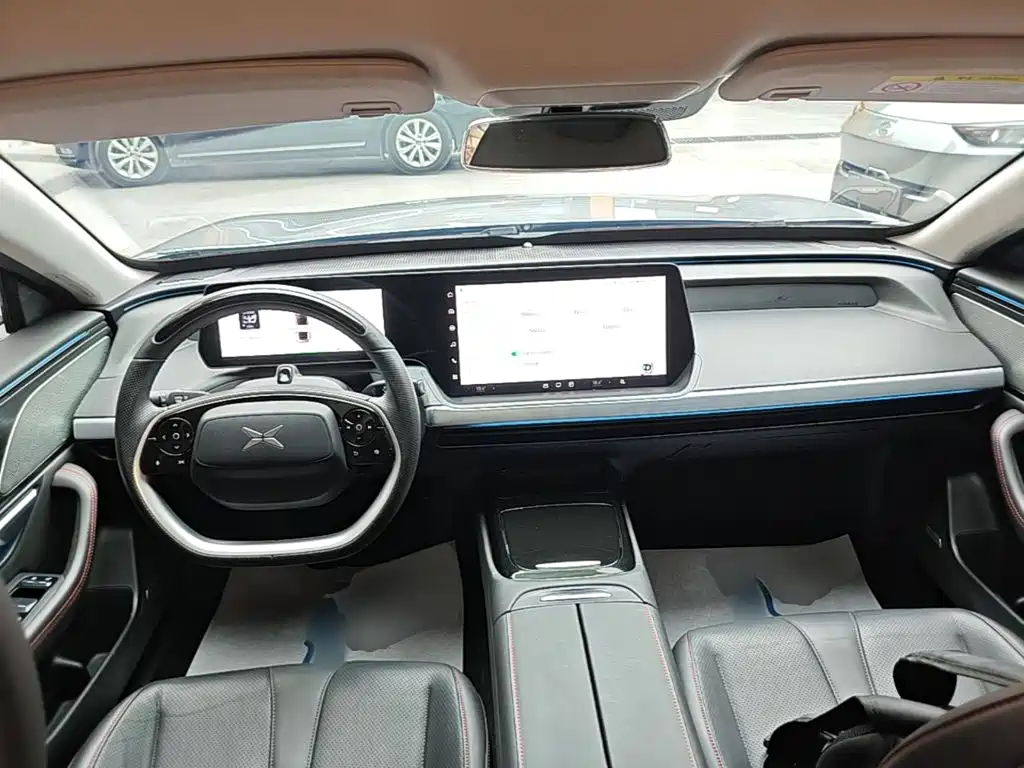 XPeng P7 — миниатюра 10