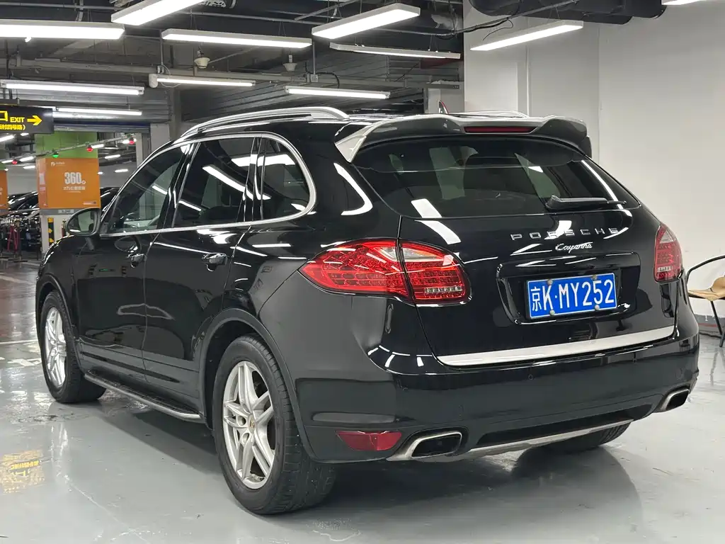 Porsche Cayenne 2014 Cayenne Platinum Edition 3.0T