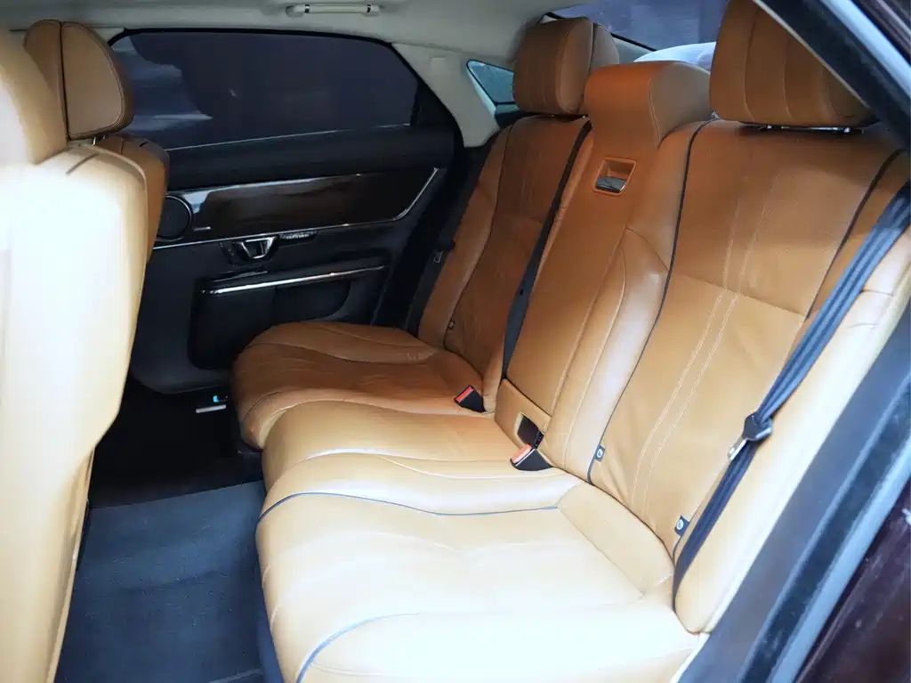Jaguar XJ — миниатюра 9