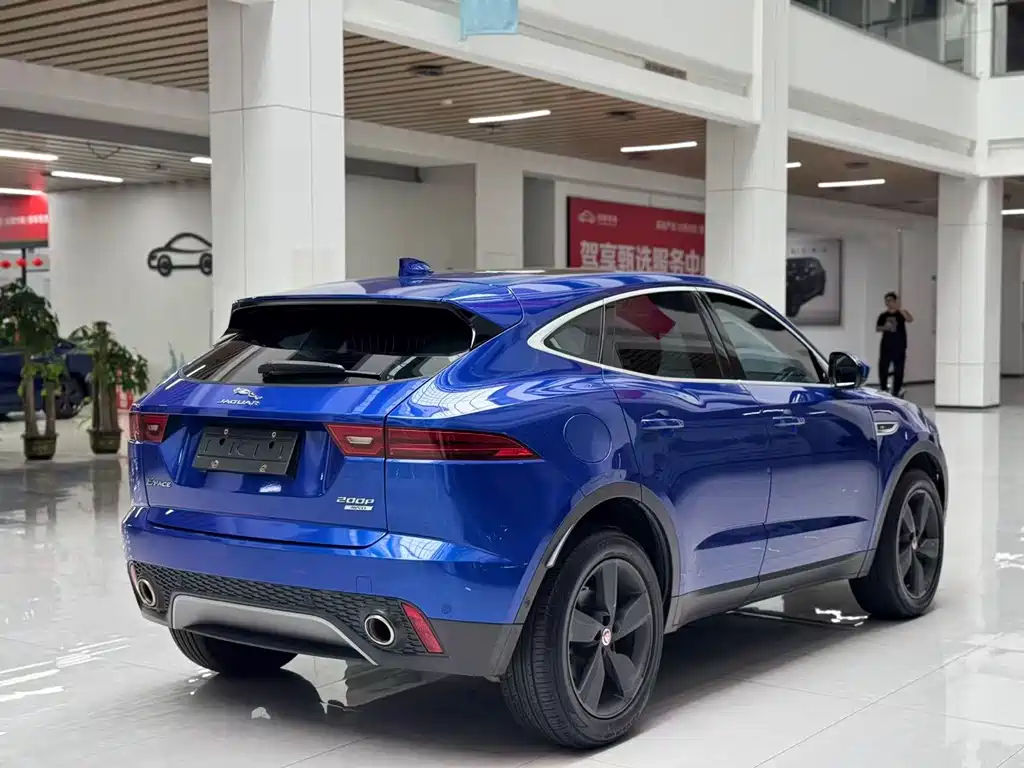 Jaguar E-PACE — миниатюра 5