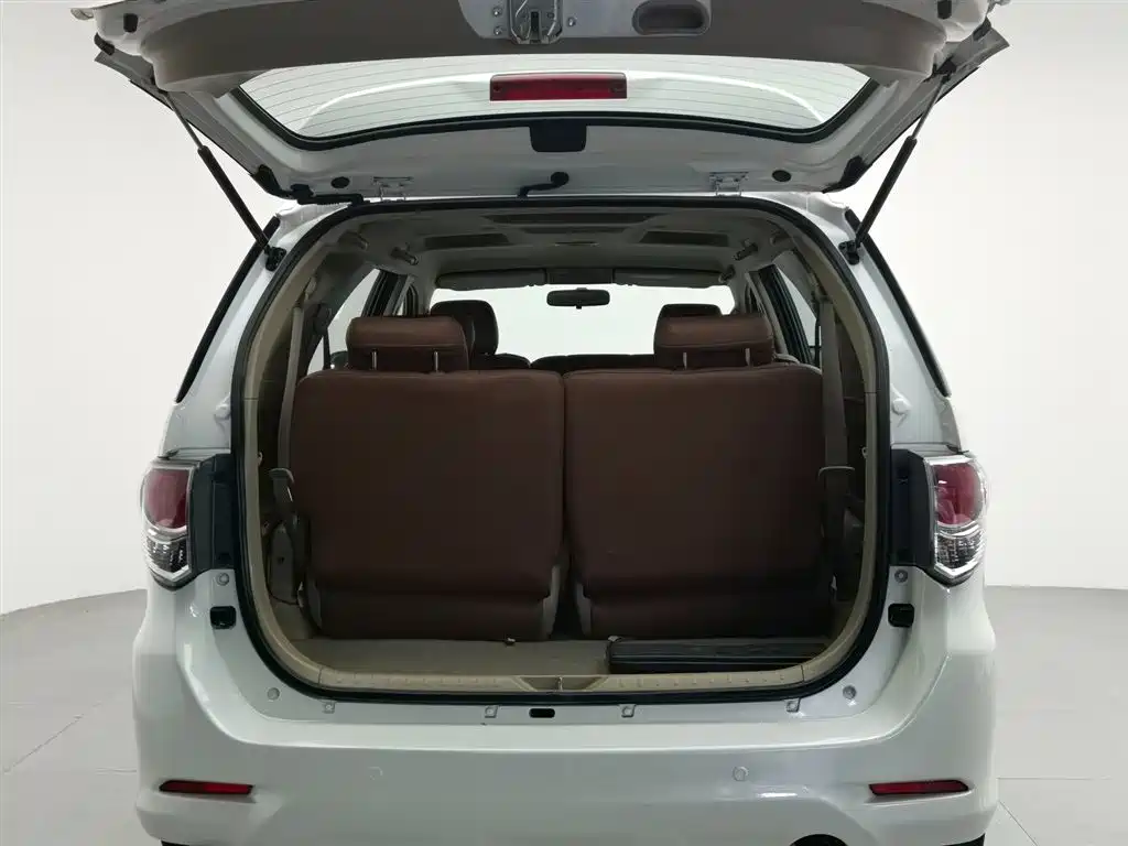 Toyota Fortuner 2014 2.7L AT