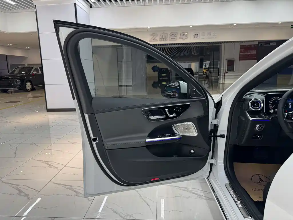Mercedes-Benz C-Class — миниатюра 9