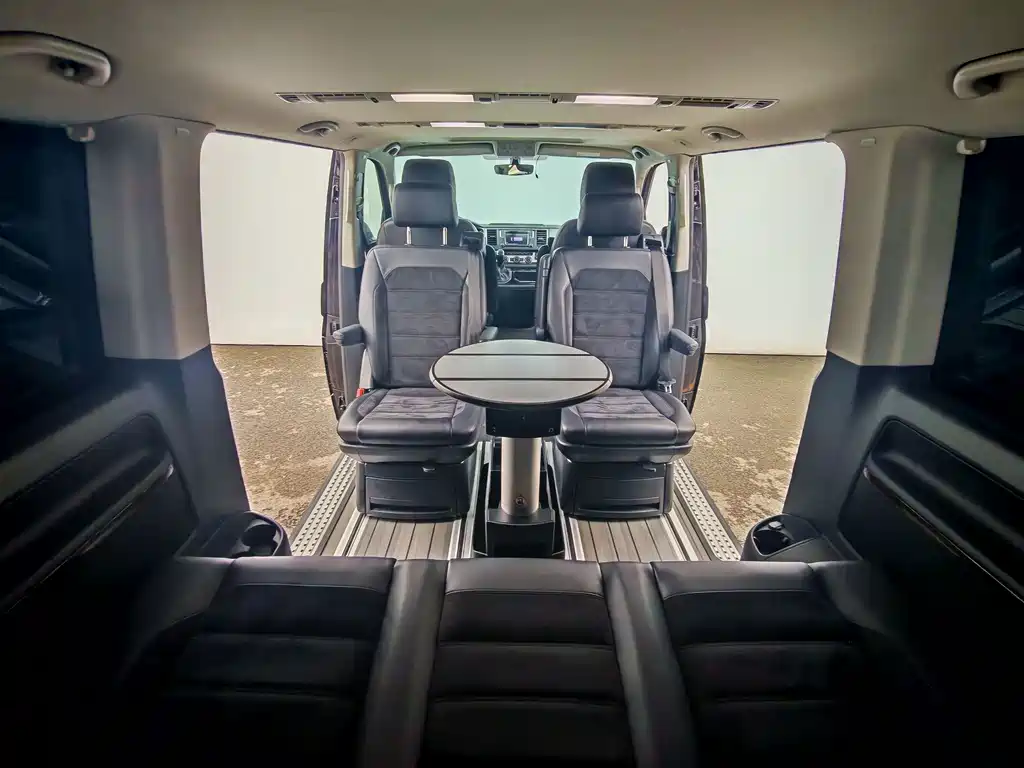 Volkswagen Multivan — миниатюра 11