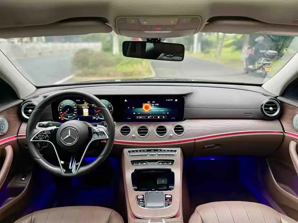 MERCEDES-BENZ E CLASS