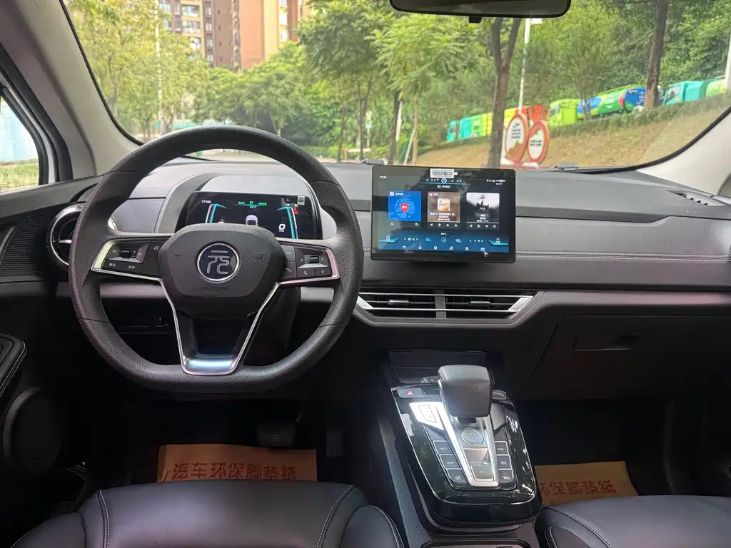 BYD Yuan EV — миниатюра 9