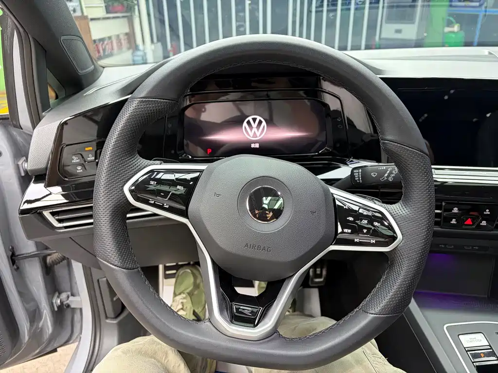 Volkswagen Golf — миниатюра 8