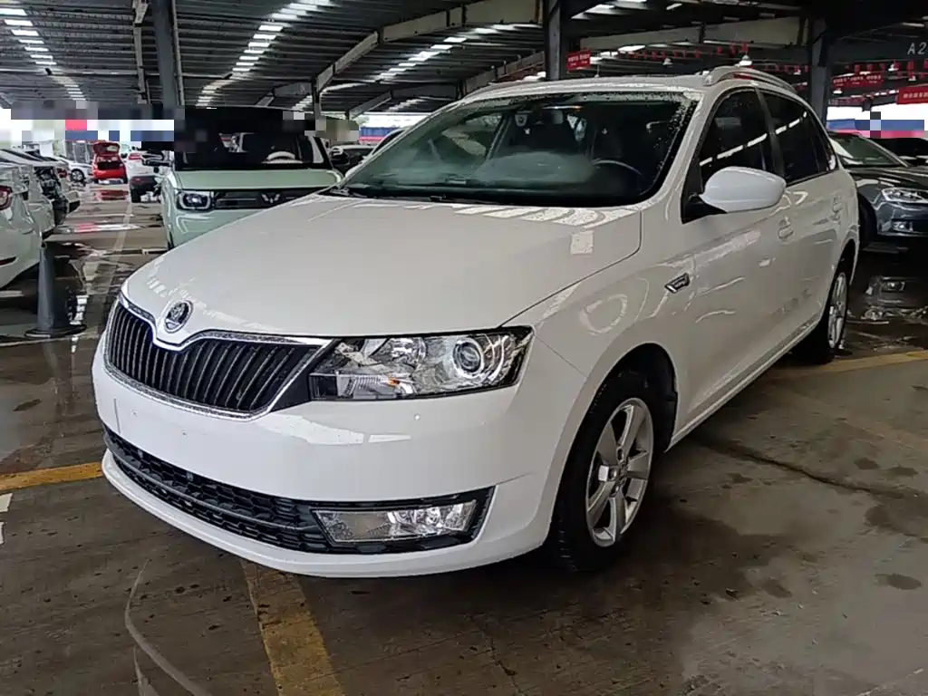 Skoda Rapid Spaceback — миниатюра 2