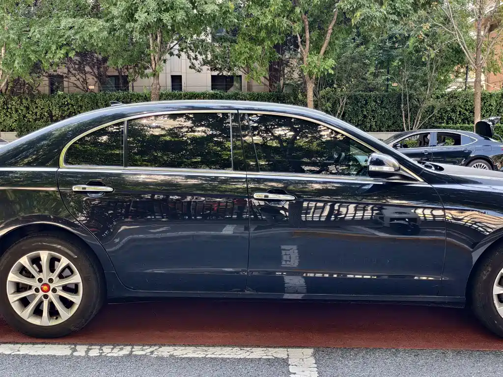 Hongqi Hongqi H7 — миниатюра 4