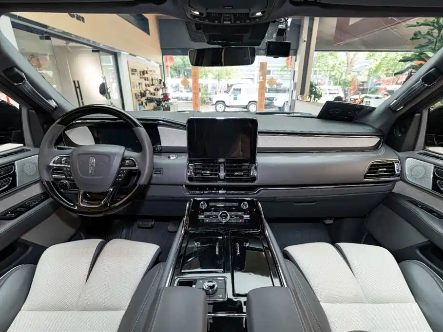 Lincoln Navigator 2018 3.5T V