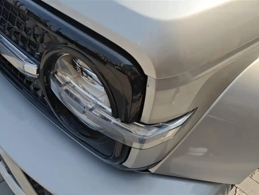 TANK CO CREATION TANK 300