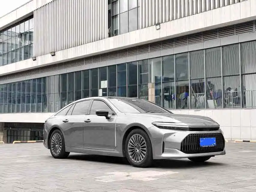 Toyota Crown (Import) — миниатюра 2