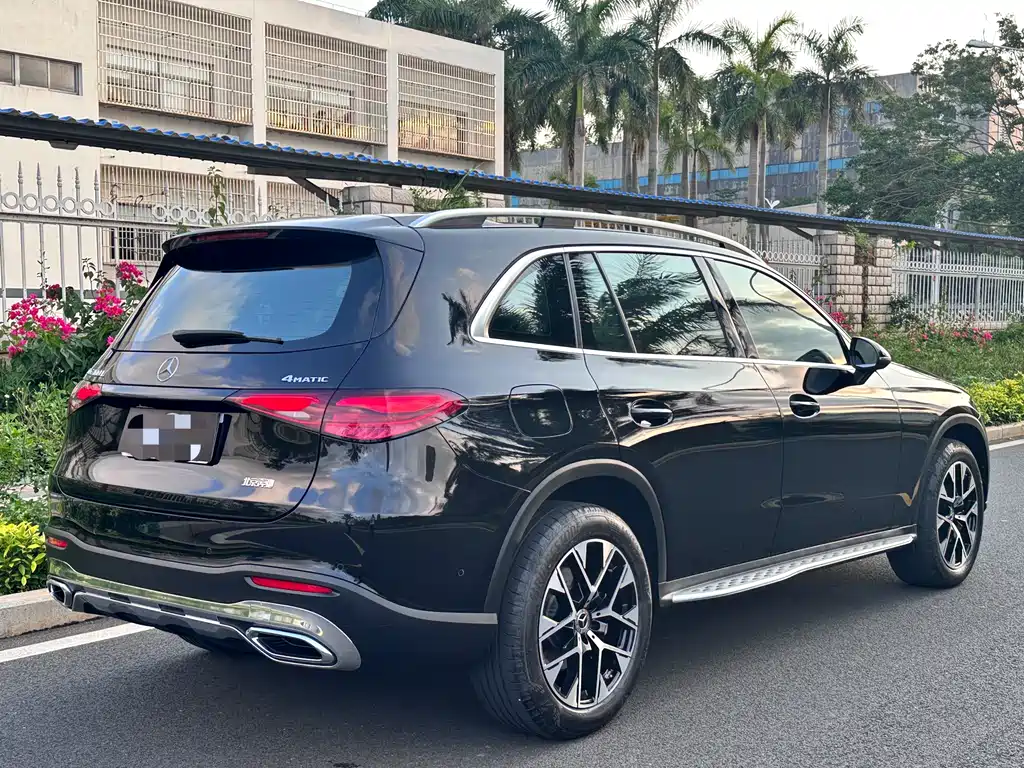 Mercedes-Benz GLC 2023 GLC 260 L 4MATIC 5 мест