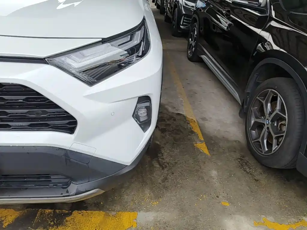 Toyota RAV4 — миниатюра 24